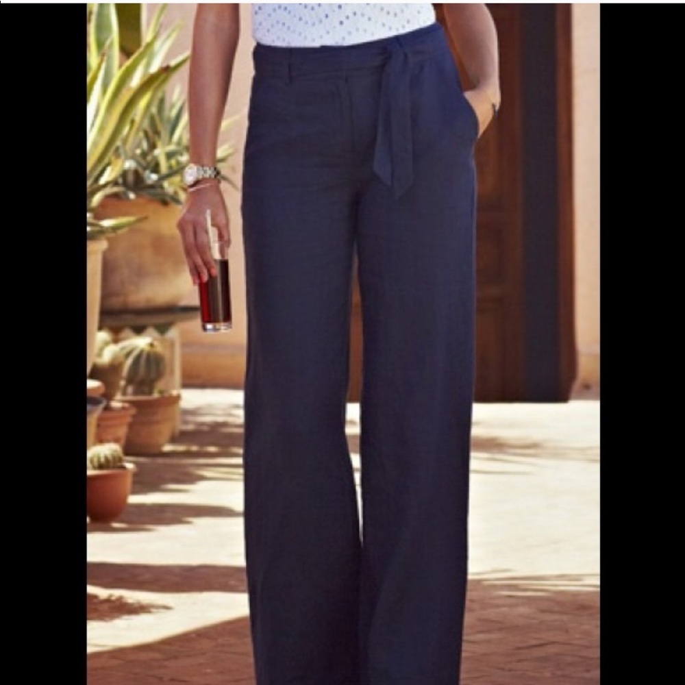 BEBE. Linen high waist bow tie waistline